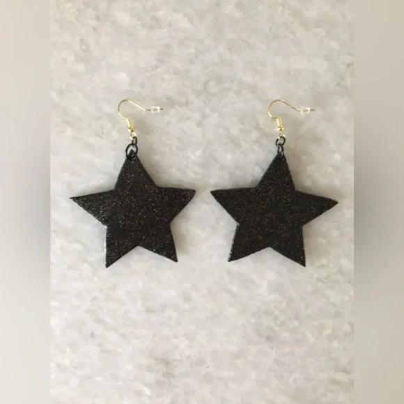 Large Black Stars with gold glitter accents handcrafted statement earrings ✨⭐️🖤 - Picture 13 of 13
